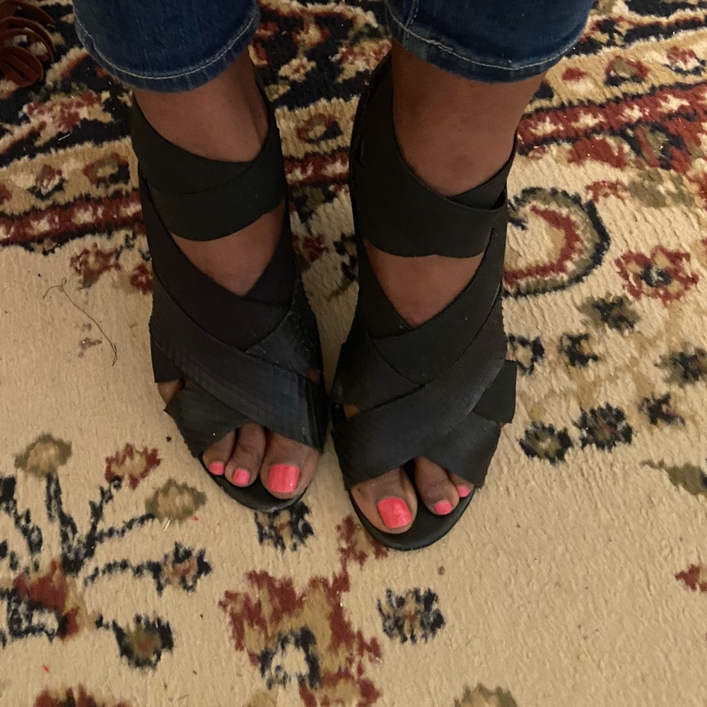 BCBGENERATION ankle booties